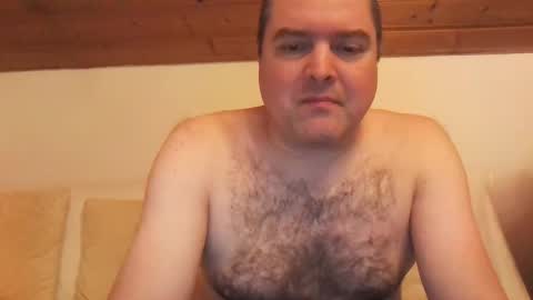 Snapshot of bear037 chatting on 12/20/25, 03:57 bear037 online show from 12/20/25, 03:57