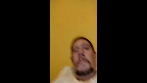 Snapshot of bear424194 chatting on 04/01/26, 10:07 bear424194 online show from 04/01/26, 10:07