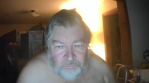 Snapshot of bear8620 chatting on 05/17/26, 07:28 bear online show from 05/17/26, 07:28