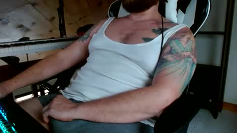 Snapshot of beardbellyandtattoos chatting on 10/02/25, 10:17 Beard Belly and Tattoos online show from 10/02/25, 10:17