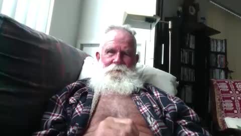 Snapshot of beardbushy chatting on 10/07/25, 04:26 beardbushy online show from 10/07/25, 04:26