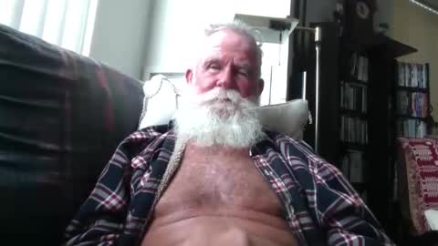 Snapshot of beardbushy chatting on 10/12/25, 05:56 beardbushy online show from 10/12/25, 05:56