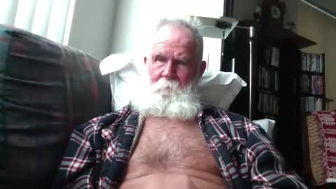 Snapshot of beardbushy chatting on 04/12/26, 05:29 beardbushy online show from 04/12/26, 05:29