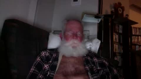 Snapshot of beardbushy chatting on 04/21/26, 05:25 beardbushy online show from 04/21/26, 05:25