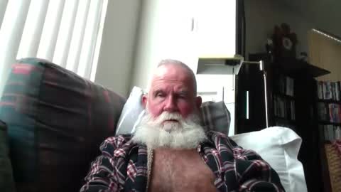 Snapshot of beardbushy chatting on 05/03/26, 03:40 beardbushy online show from 05/03/26, 03:40