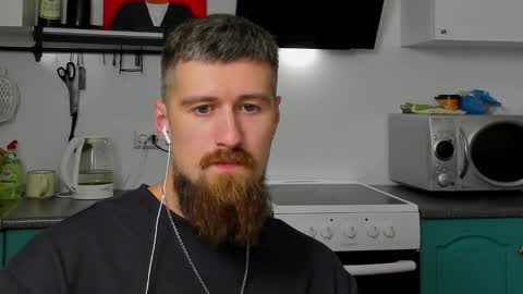 Snapshot of bearded_legend chatting on 09/10/25, 11:38 Zeus online show from 09/10/25, 11:38