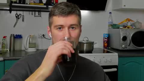 Snapshot of bearded_legend chatting on 10/07/25, 09:34 Zeus online show from 10/07/25, 09:34