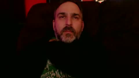 Snapshot of beardedambition chatting on 03/19/26, 10:03 beardedambition online show from 03/19/26, 10:03