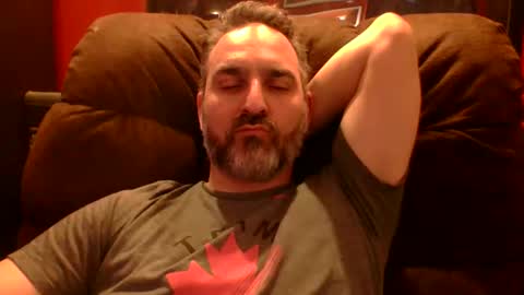 Snapshot of beardedambition chatting on 03/25/26, 09:32 beardedambition online show from 03/25/26, 09:32