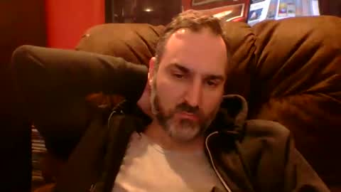 Snapshot of beardedambition chatting on 03/26/26, 09:42 beardedambition online show from 03/26/26, 09:42
