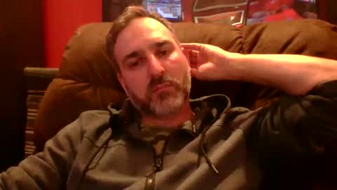 Snapshot of beardedambition chatting on 04/05/26, 05:21 beardedambition online show from 04/05/26, 05:21