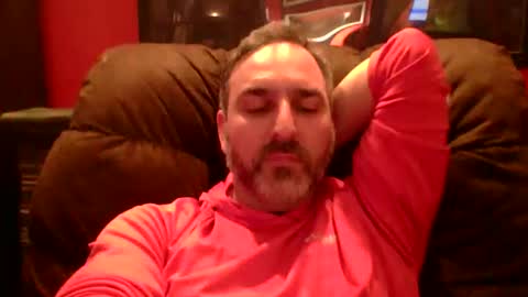 Snapshot of beardedambition chatting on 04/10/26, 12:05 beardedambition online show from 04/10/26, 12:05