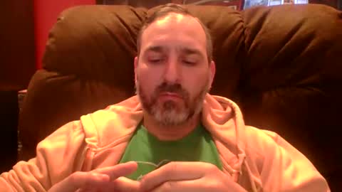 Snapshot of beardedambition chatting on 04/17/26, 01:08 beardedambition online show from 04/17/26, 01:08