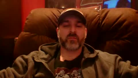 Snapshot of beardedambition chatting on 04/19/26, 02:22 beardedambition online show from 04/19/26, 02:22