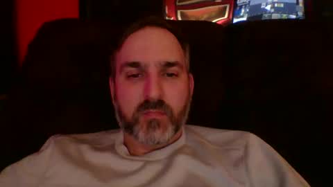 Snapshot of beardedambition chatting on 04/21/26, 12:56 beardedambition online show from 04/21/26, 12:56