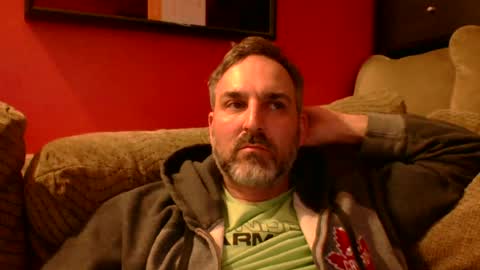 Snapshot of beardedambition chatting on 06/17/26, 01:19 beardedambition online show from 06/17/26, 01:19