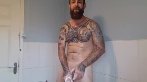 Snapshot of beardedtattedguy chatting on 10/07/25, 04:26 beardedtattedguy online show from 10/07/25, 04:26