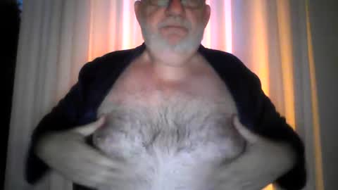 Snapshot of beardman916444 chatting on 12/24/24, 07:17 Beardman online show from 12/24/24, 07:17