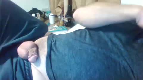 Snapshot of bearlylost chatting on 10/14/25, 03:07 Justforfun online show from 10/14/25, 03:07