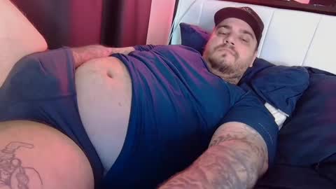 Snapshot of bearway30 chatting on 12/15/24, 11:20 Bearway31 online show from 12/15/24, 11:20