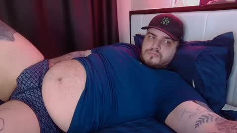 Snapshot of bearway30 chatting on 02/12/25, 05:16 Bearway31 online show from 02/12/25, 05:16