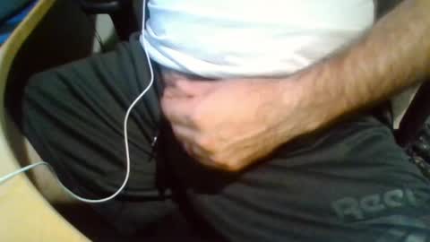 Snapshot of bearyuncut chatting on 09/09/25, 06:18 bearyuncut online show from 09/09/25, 06:18