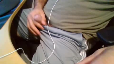 Snapshot of bearyuncut chatting on 09/17/25, 07:26 bearyuncut online show from 09/17/25, 07:26