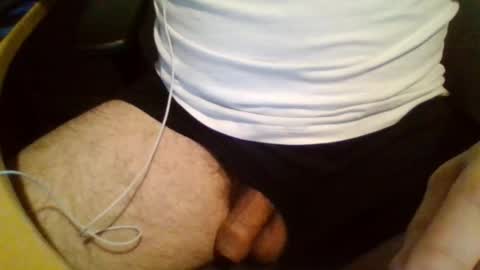 Snapshot of bearyuncut chatting on 10/20/25, 04:35 bearyuncut online show from 10/20/25, 04:35