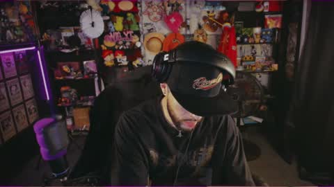 Snapshot of beastbxy chatting on 09/22/25, 05:59 beast bxy online show from 09/22/25, 05:59