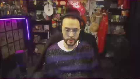 Snapshot of beastbxy chatting on 10/13/25, 08:42 beast bxy online show from 10/13/25, 08:42