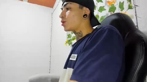 Snapshot of beatandtalk chatting on 11/23/25, 04:40 beatandtalk online show from 11/23/25, 04:40