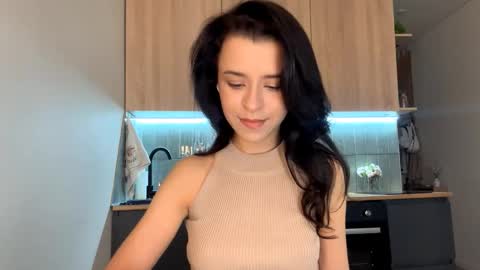 Katie online show from 11/08/25, 06:24