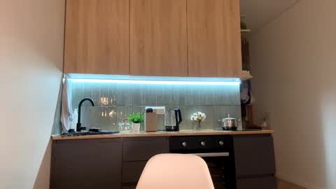 Katie online show from 11/26/25, 11:11