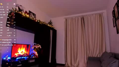 Snapshot of beatricefawne chatting on 01/01/25, 06:05 Bzzz Bea online show from 01/01/25, 06:05