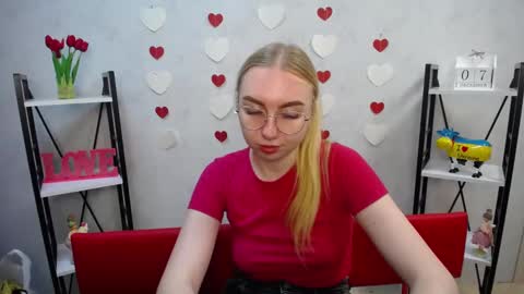 Snapshot of beatriceflyy chatting on 12/07/24, 03:52 BeatriceFlyy online show from 12/07/24, 03:52