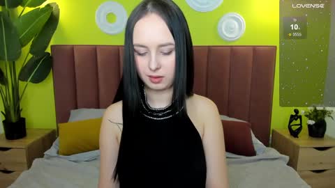 Snapshot of beatricereeves chatting on 02/01/25, 04:24 Beatrice 3 online show from 02/01/25, 04:24