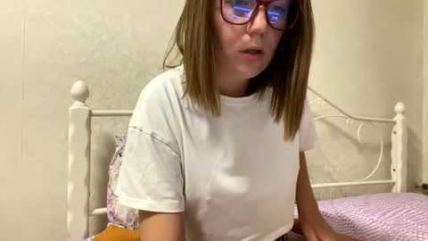 BeatriceTender online show from 11/11/25, 06:52