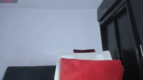 Snapshot of beatricez1 chatting on 04/22/26, 03:42 Chanel online show from 04/22/26, 03:42
