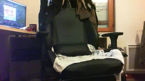 Snapshot of beaugosse39 chatting on 04/15/26, 02:18 beaugosse39 online show from 04/15/26, 02:18