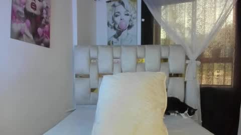 Snapshot of beautiful_doll888 chatting on 02/18/26, 09:44 Valeria online show from 02/18/26, 09:44