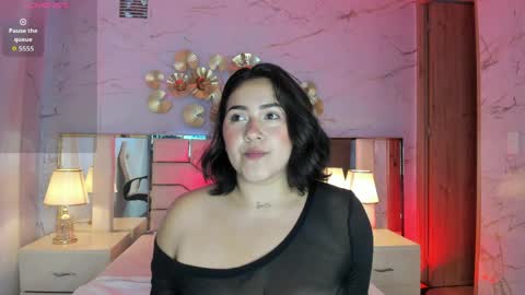 Snapshot of beautifulgirl4u_ chatting on 04/01/26, 11:33 online show from 04/01/26, 11:33