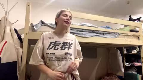 Snapshot of beautifultips chatting on 02/28/26, 05:14 Mia online show from 02/28/26, 05:14