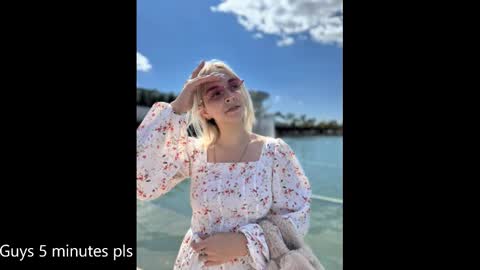 Snapshot of beautifultips chatting on 03/01/26, 05:37 Mia online show from 03/01/26, 05:37