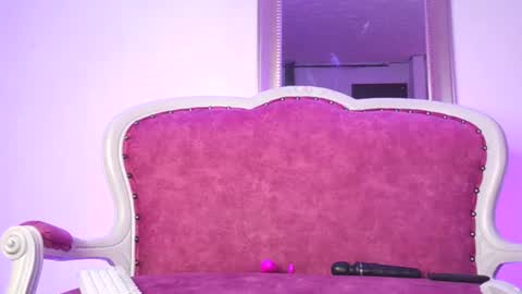 Snapshot of beauty_doll01 chatting on 06/27/26, 02:12 Leydi online show from 06/27/26, 02:12