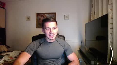 Snapshot of beauty_hard_beast chatting on 09/25/25, 10:46 Mia and Jake online show from 09/25/25, 10:46