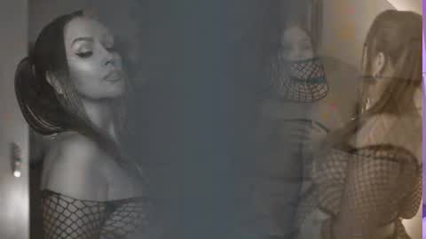 Snapshot of beauty_milf4 chatting on 05/23/26, 01:48 Chantall online show from 05/23/26, 01:48