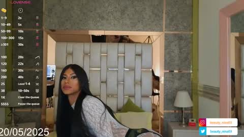 Snapshot of beauty_nina chatting on 05/20/26, 01:39 beauty_nina online show from 05/20/26, 01:39