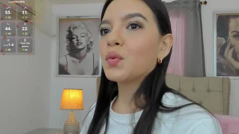 Ariana Reyes online show from 10/10/25, 12:15