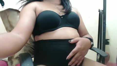 Snapshot of beautybuzz chatting on 03/18/26, 06:16 beautybuzz online show from 03/18/26, 06:16