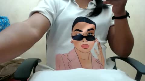 Snapshot of beautybuzz chatting on 03/18/26, 06:22 beautybuzz online show from 03/18/26, 06:22